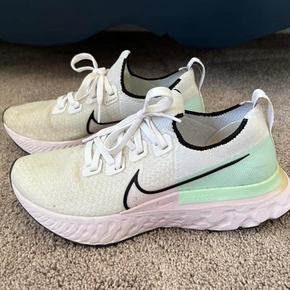 Nike flyknit sneakers